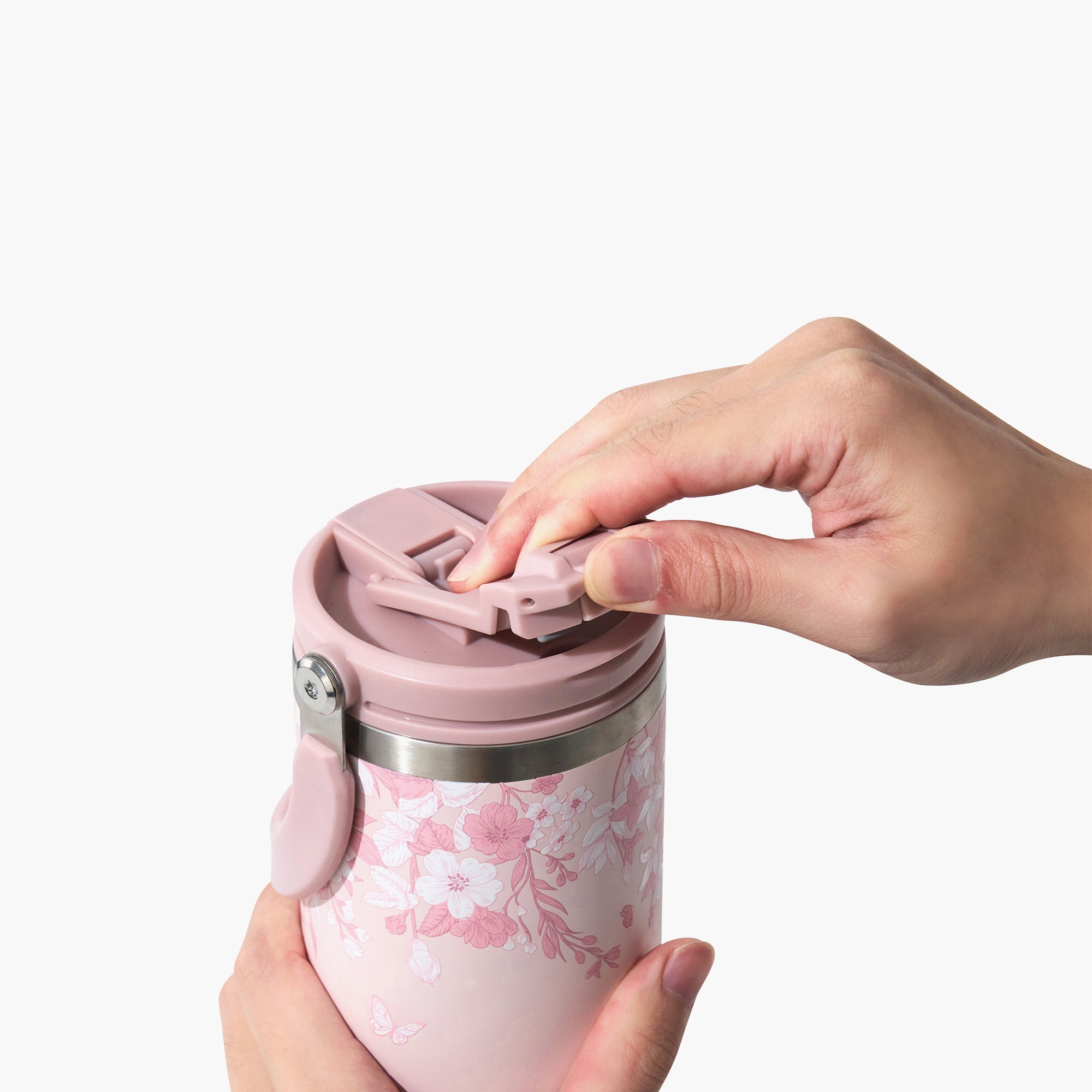 #Drinkware Style_ROAM Tumbler