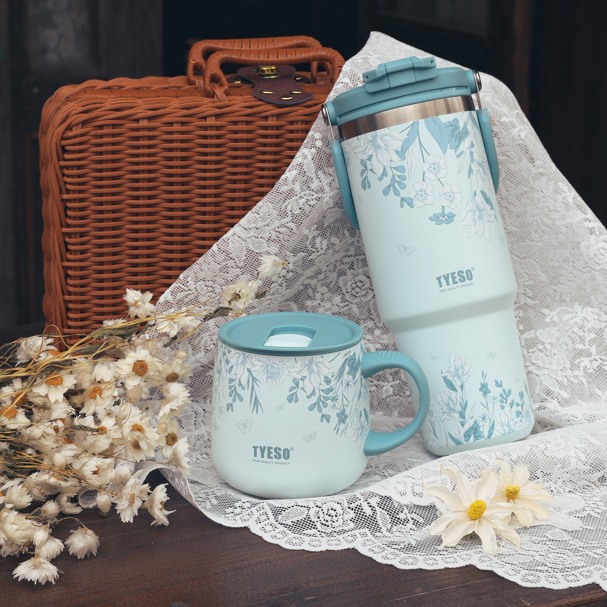 #Drinkware Style_ROAM Tumbler