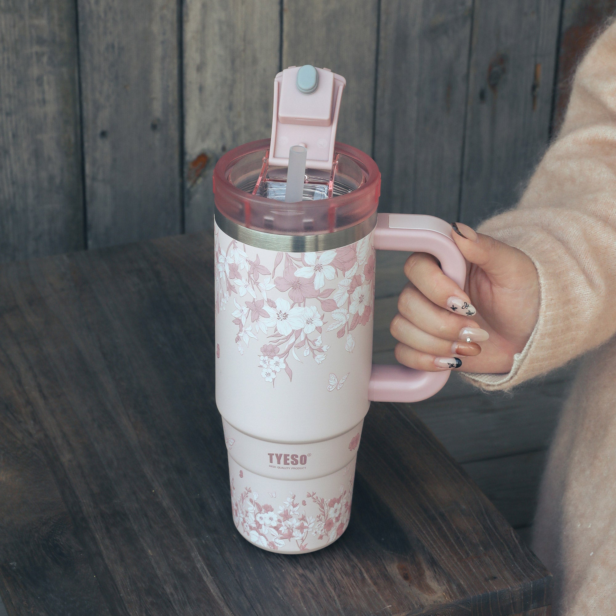 #Drinkware Style_AURA Tumbler