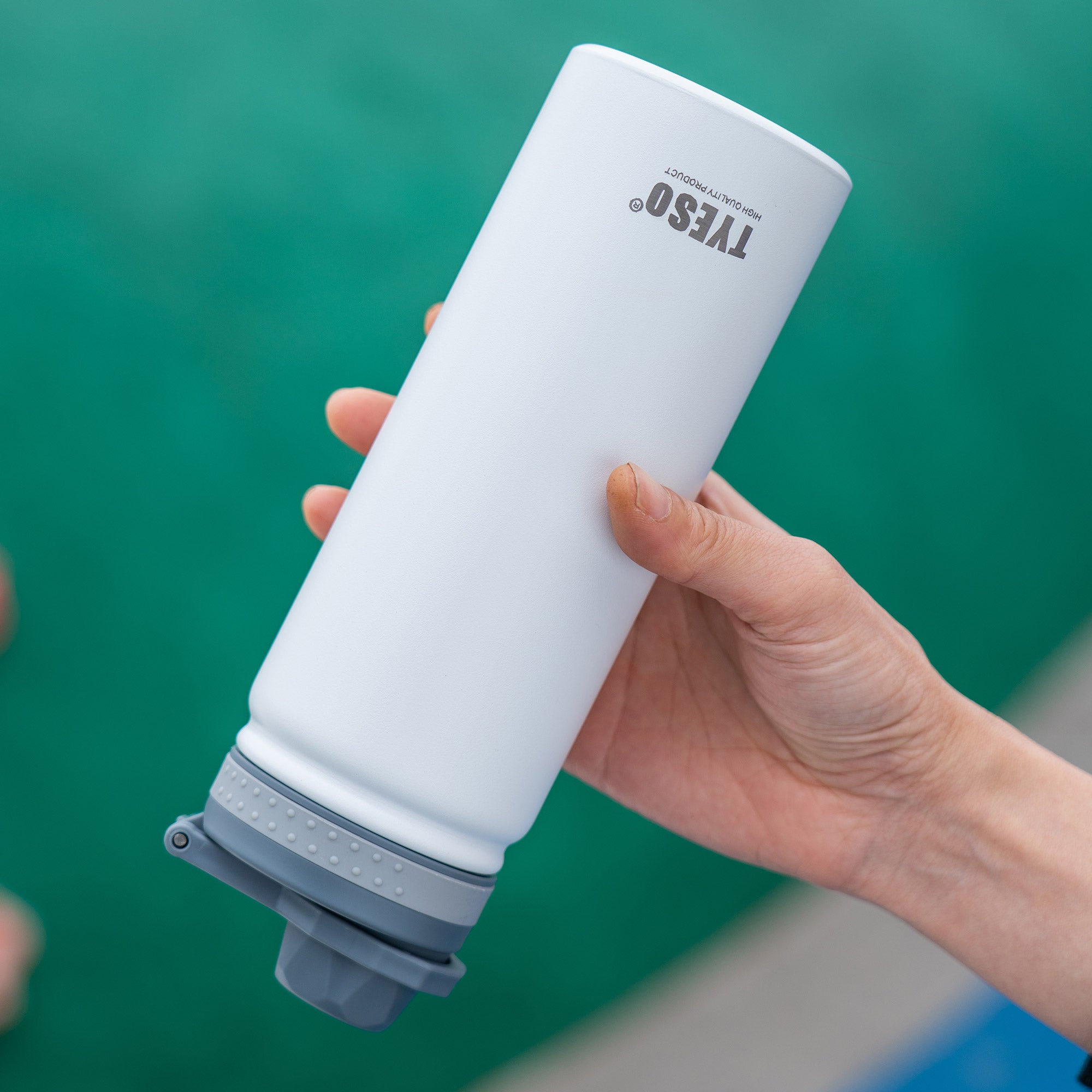 TYESO_REVIVE Sports Bottle With Handle_White_20OZ upside down