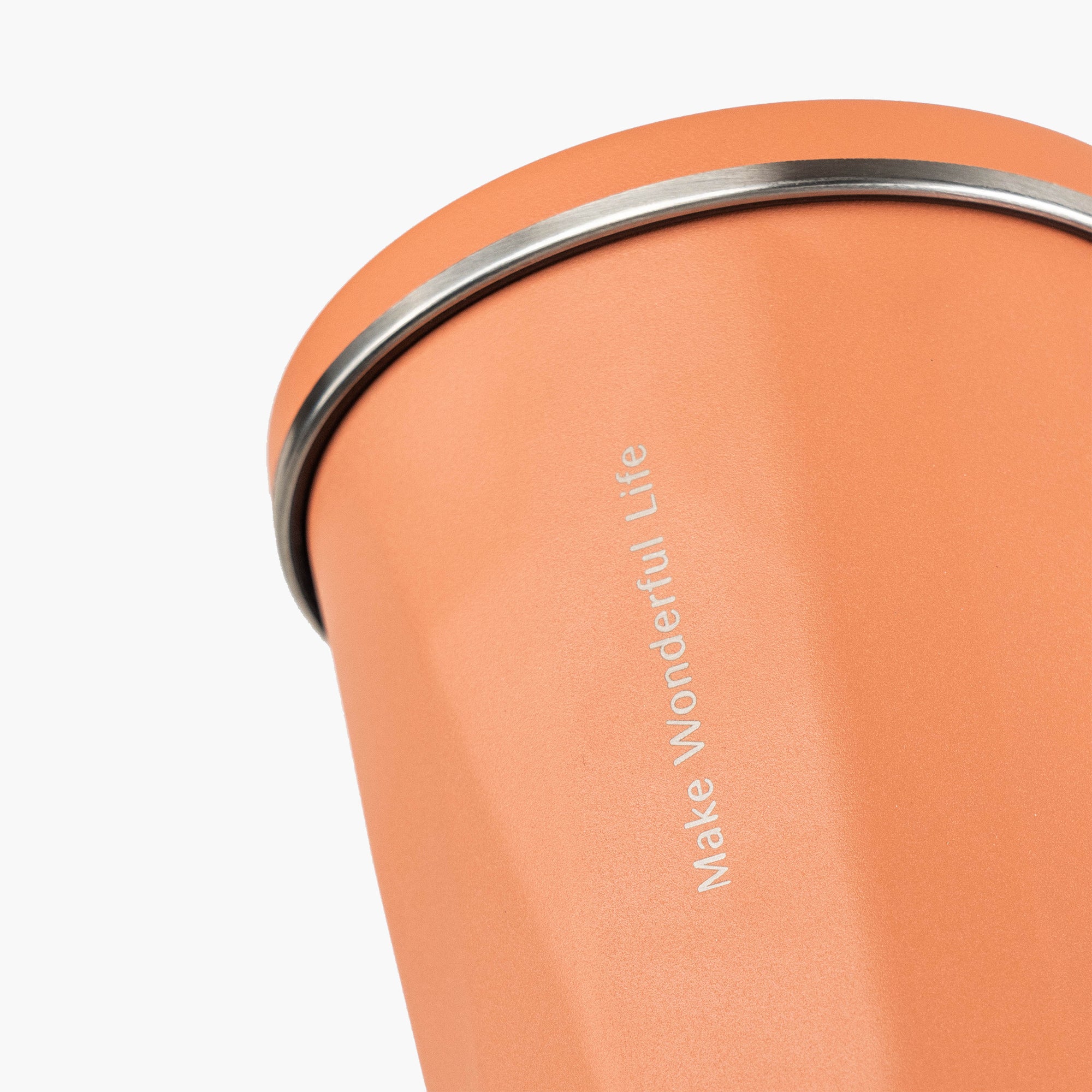 TYESO FLAIR Retractable Straw Tumbler in Solid Orange, 20 oz – lid detail #color_solid orange