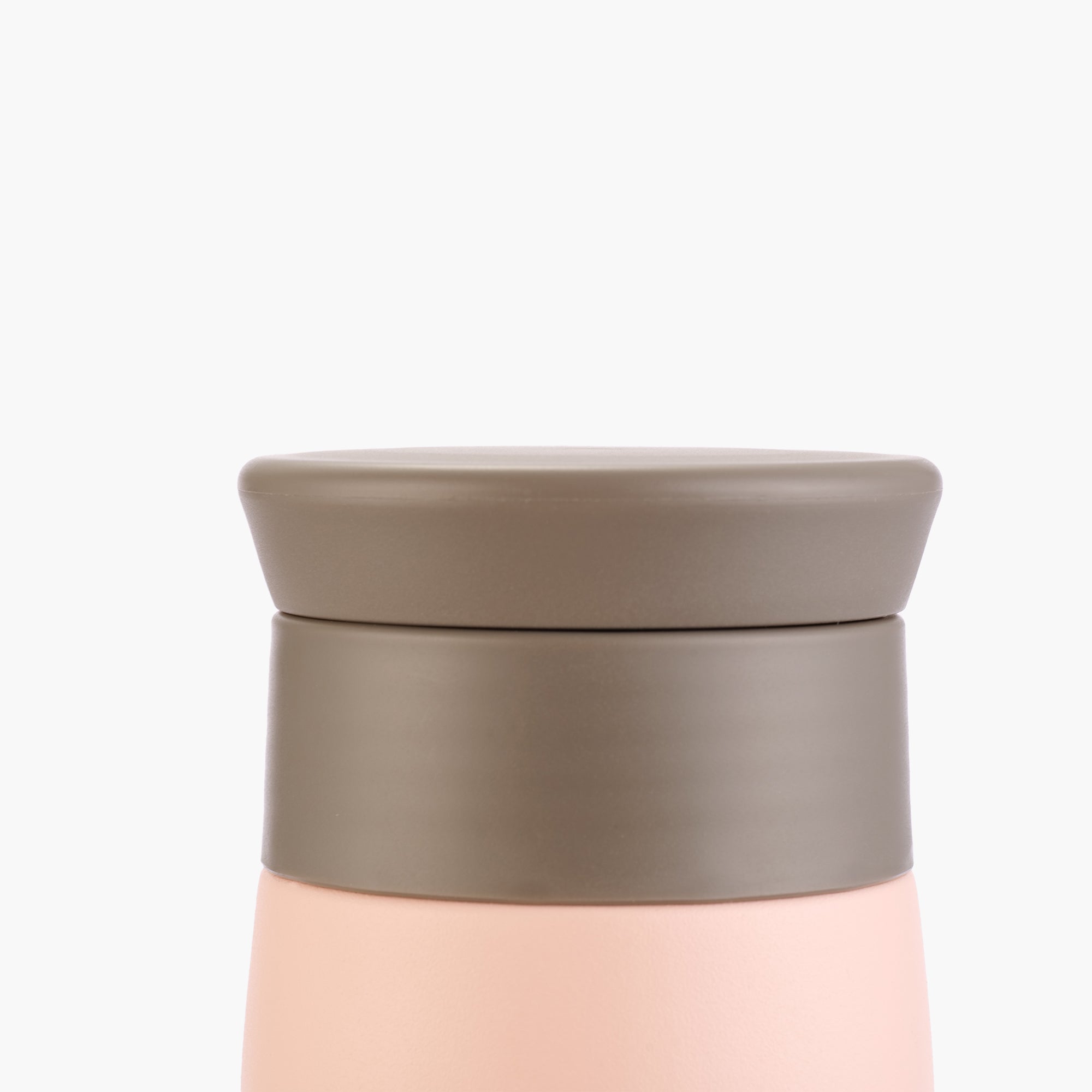 Close-up of the contoured screw cap on the pink TYESO LYRA insulated bottle #color_pink