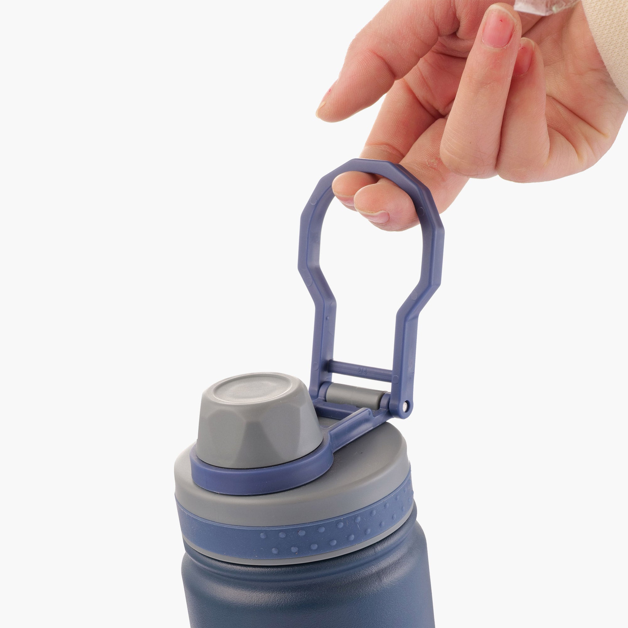 TYESO REVIVE Sports Bottle with Foldable Handle in Blue, 20 oz – carry handle detail #color_blue