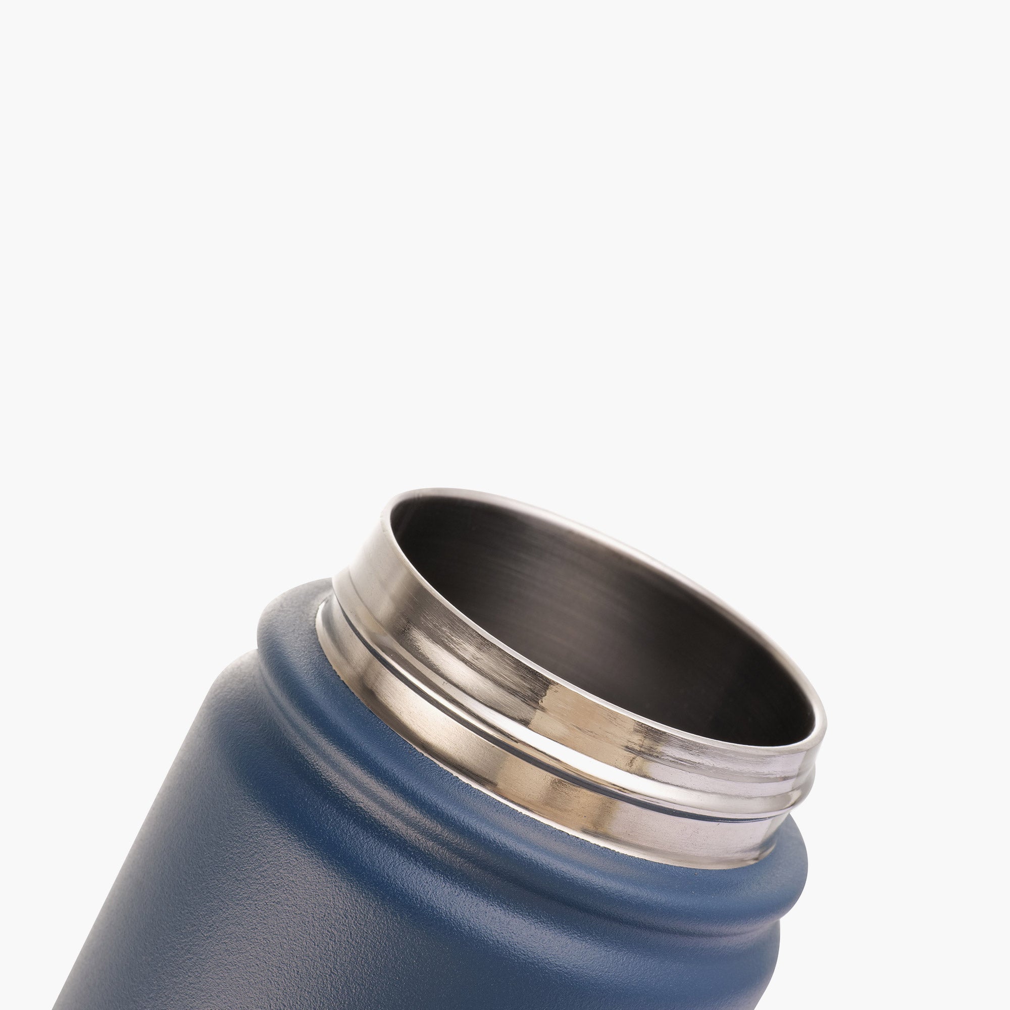 TYESO REVIVE Sports Bottle with Foldable Handle in Blue, 20 oz – carry handle detail #color_blue