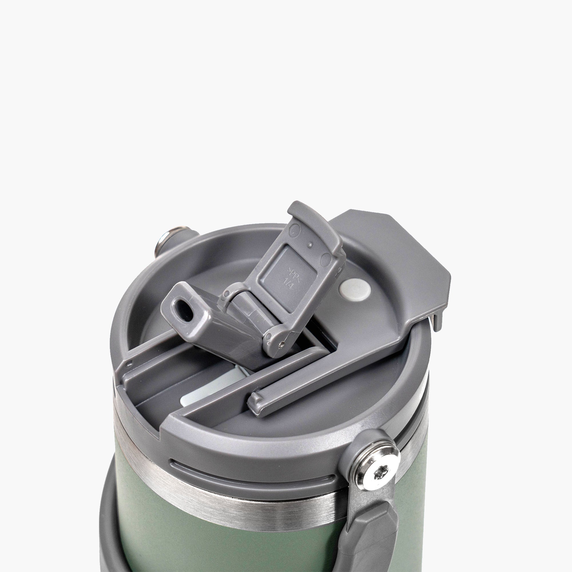 TYESO ROAM Straw Tumbler in Green – top and side view #color_green