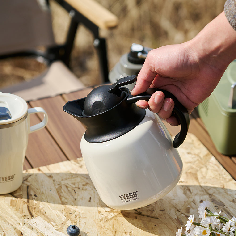TYESO Vacuum Insulated Teapot with Strainer in White #color_white