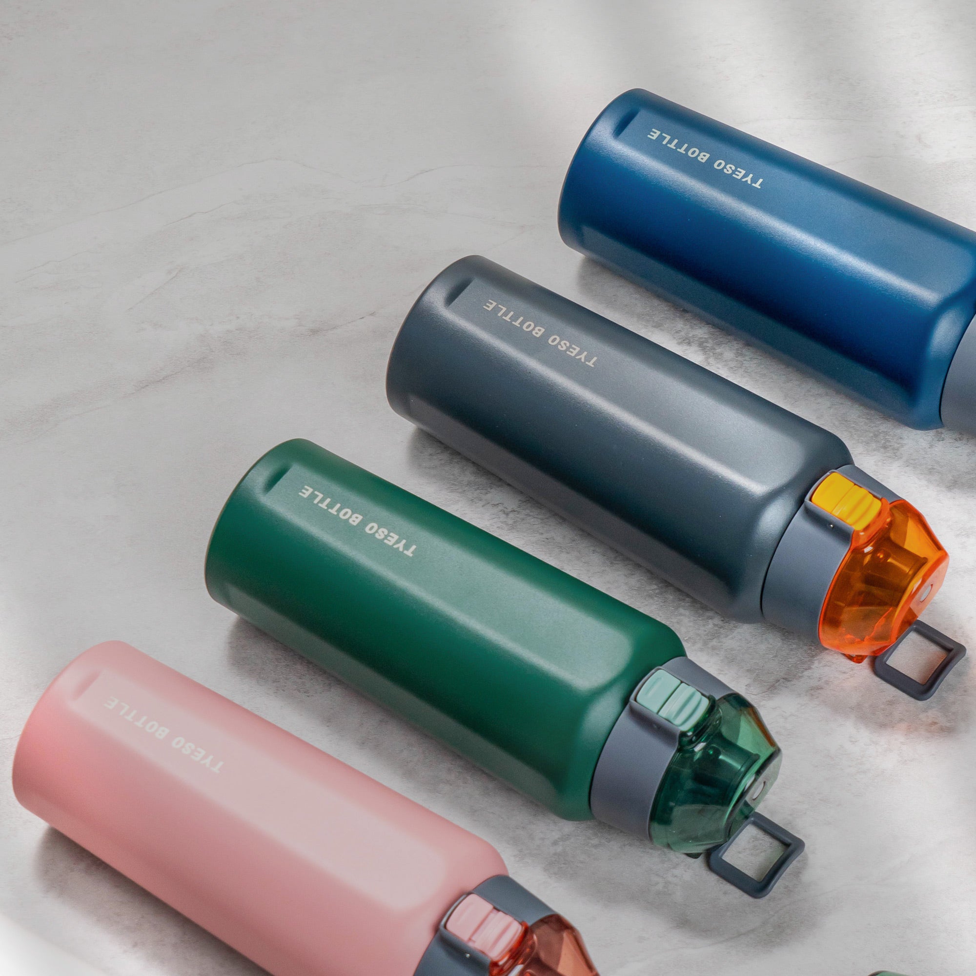 Sports Bottle na May Natatanging Square na Hugis at One-touch Open lid