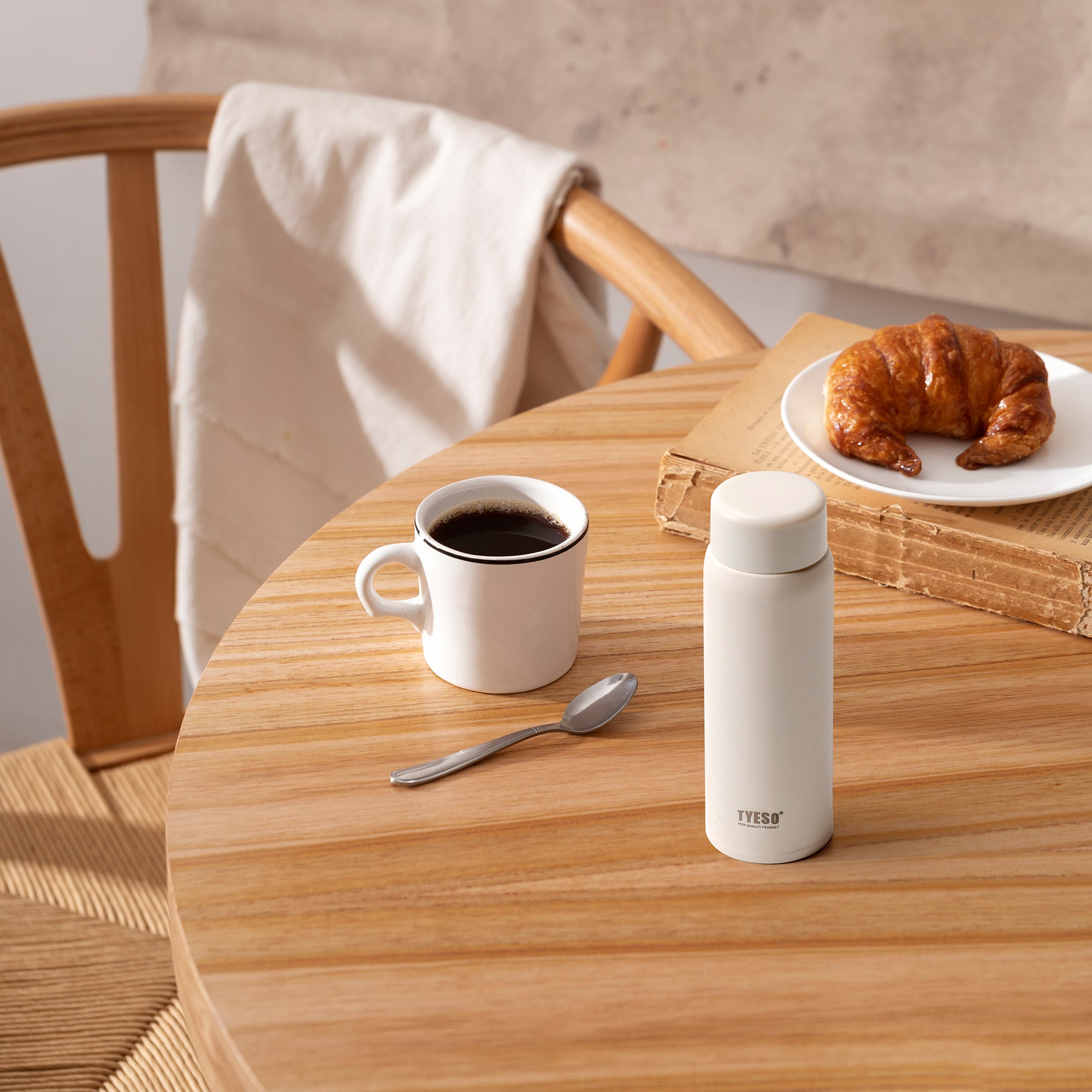 TYESO_Stainless Steel Lightweight Mini Stylish Pocket Bottle_White_7OZ coffee