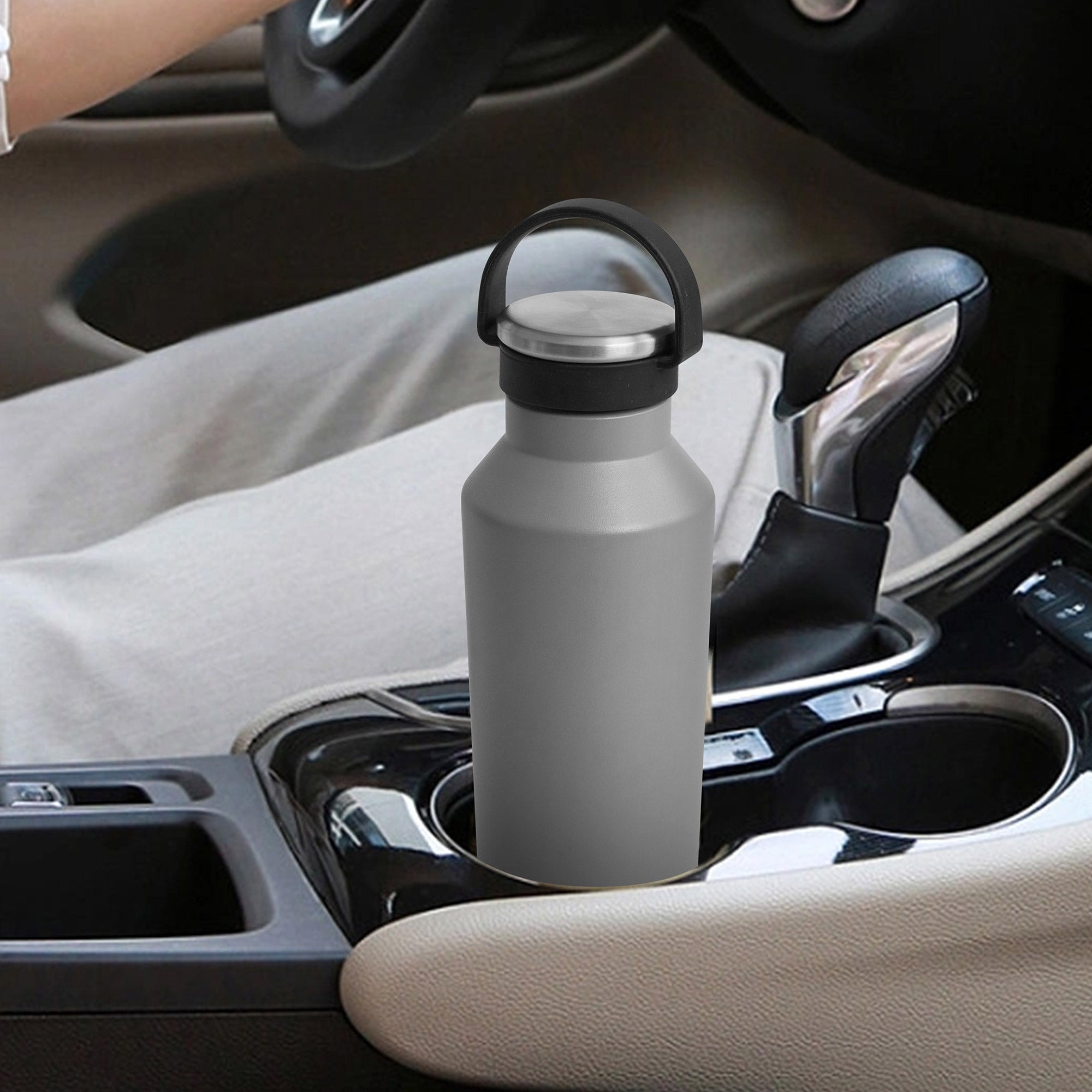 Gray 30 oz TYESO BEACON insulated sports water bottle in a car cup holder #color_gray