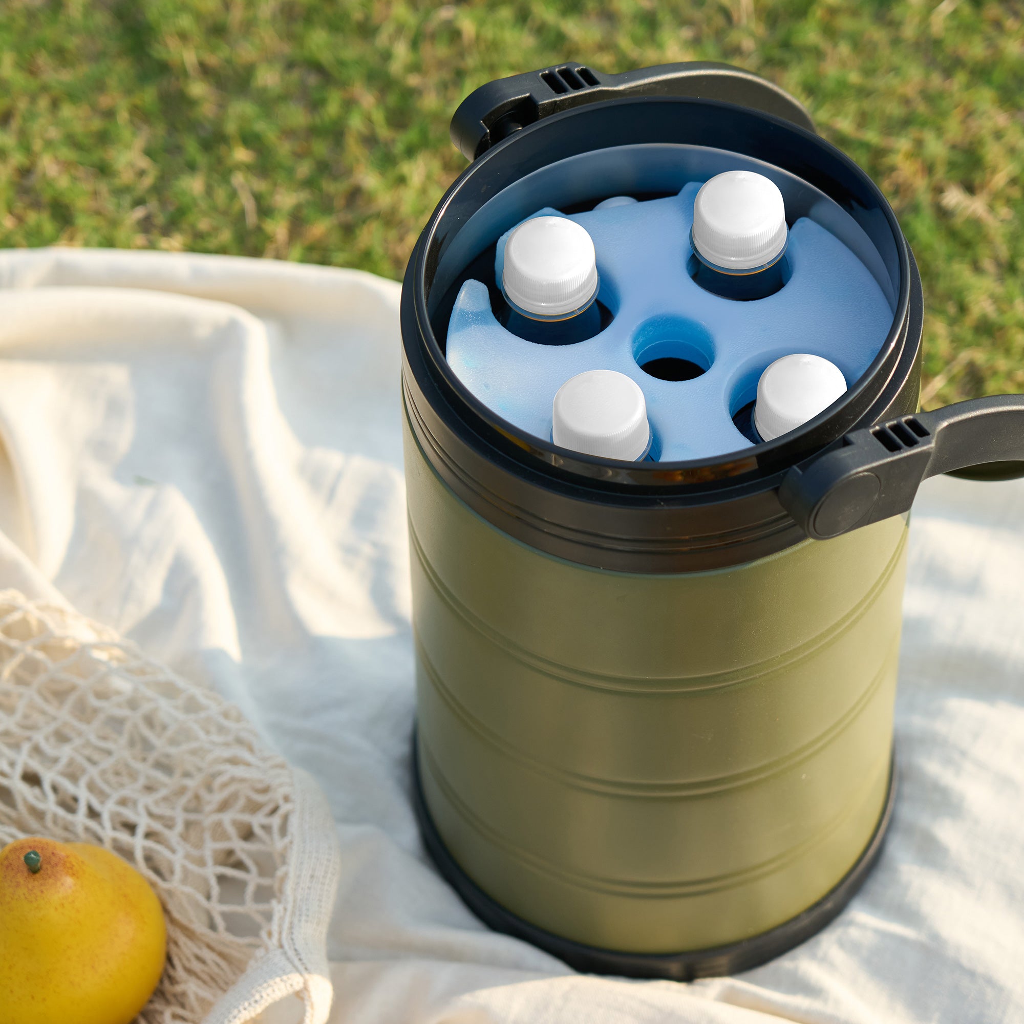 TYESO Large Capacity Vacuum Insulated Portable Cooler in Green #color_green