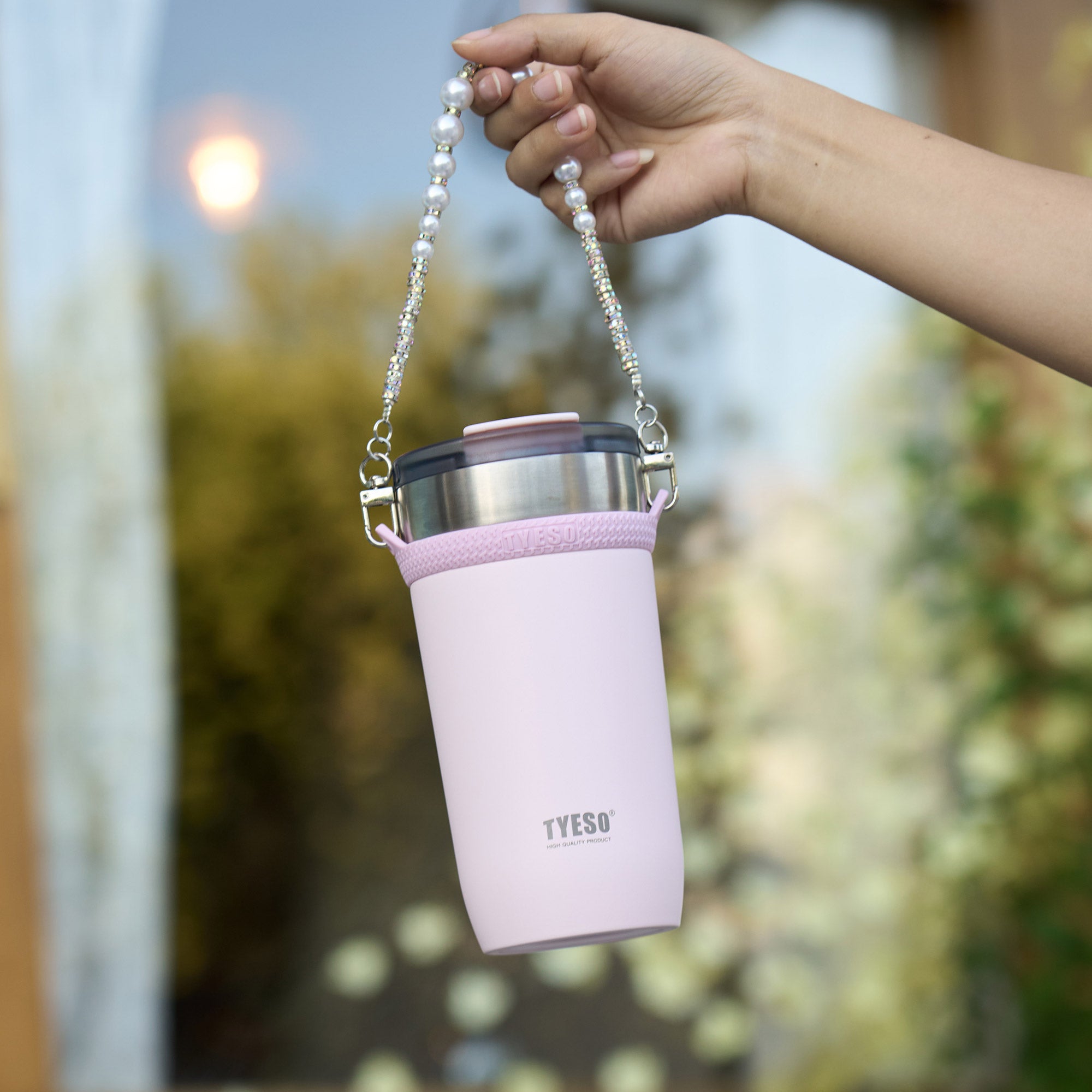 TYESO OPALINE Insulated Tumbler in Pink – carry handle detail #color_pink