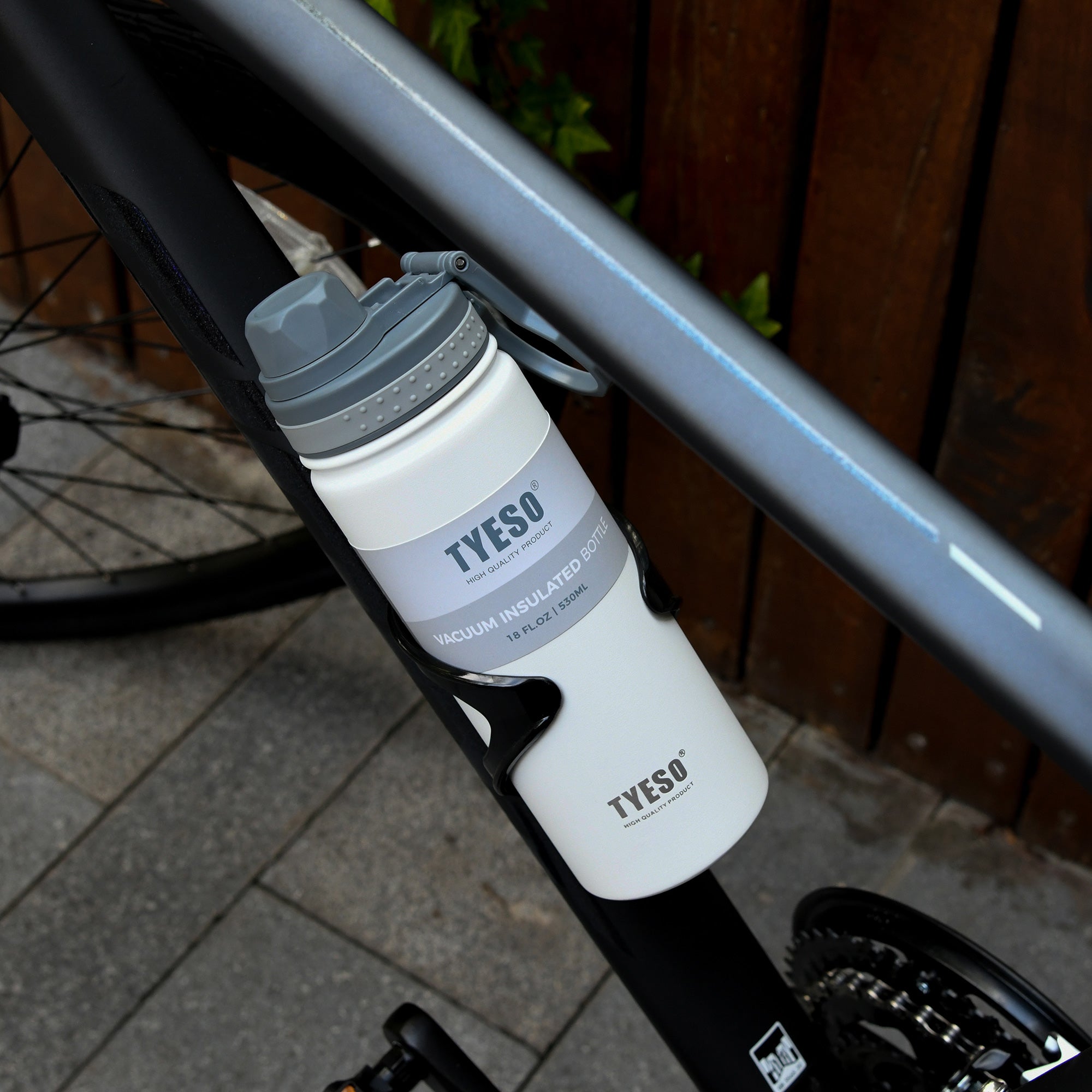 REVIVE Sports Bottle with Foldable Handle | TYESO